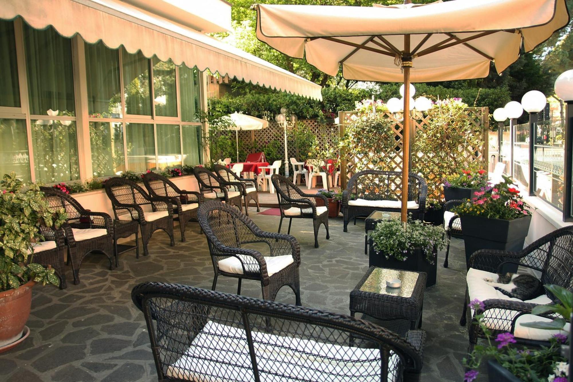 Hotel Santiago Μιλάνο Μαριτίμα Εξωτερικό φωτογραφία